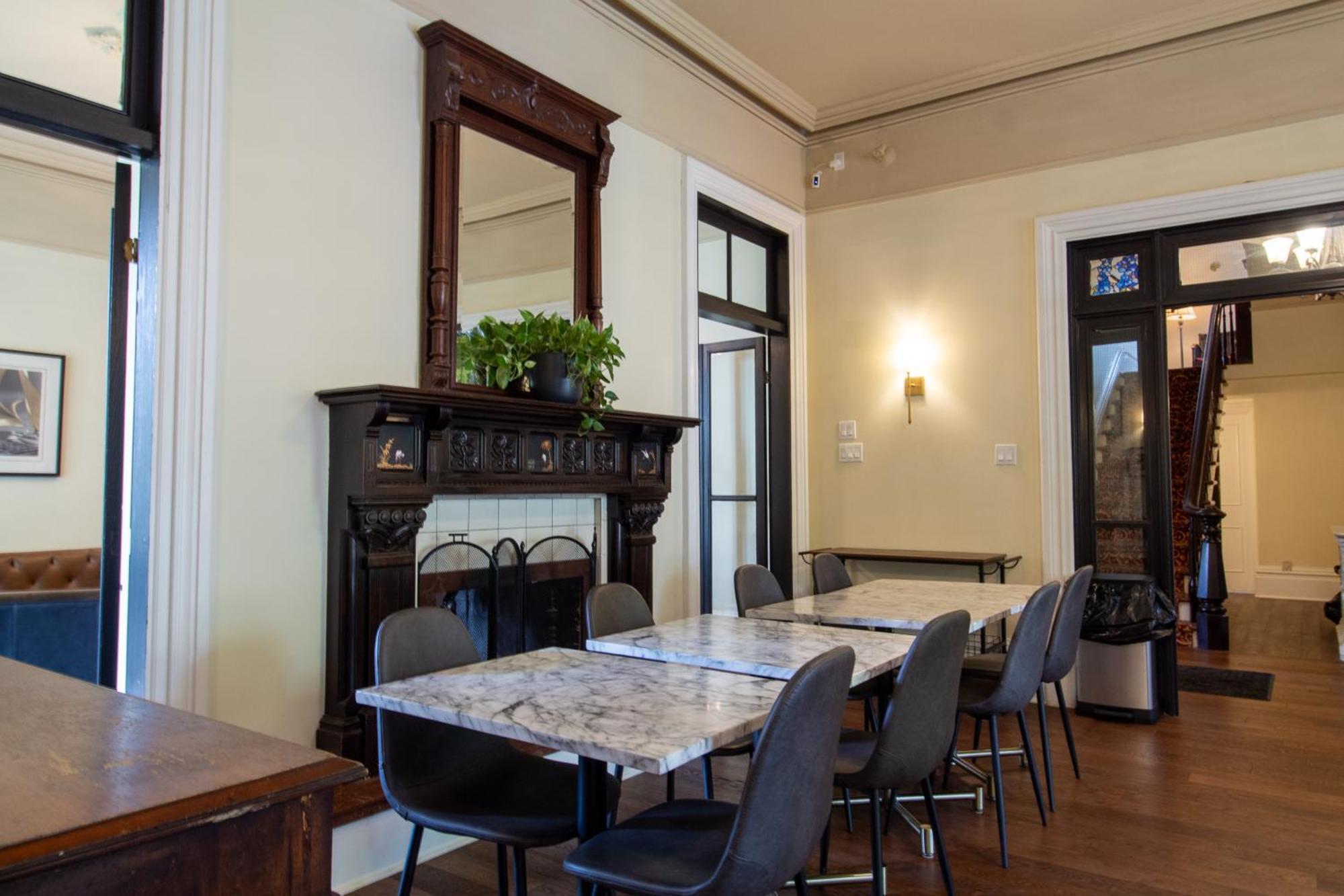 Hochelaga Inn Кінгстон Екстер'єр фото